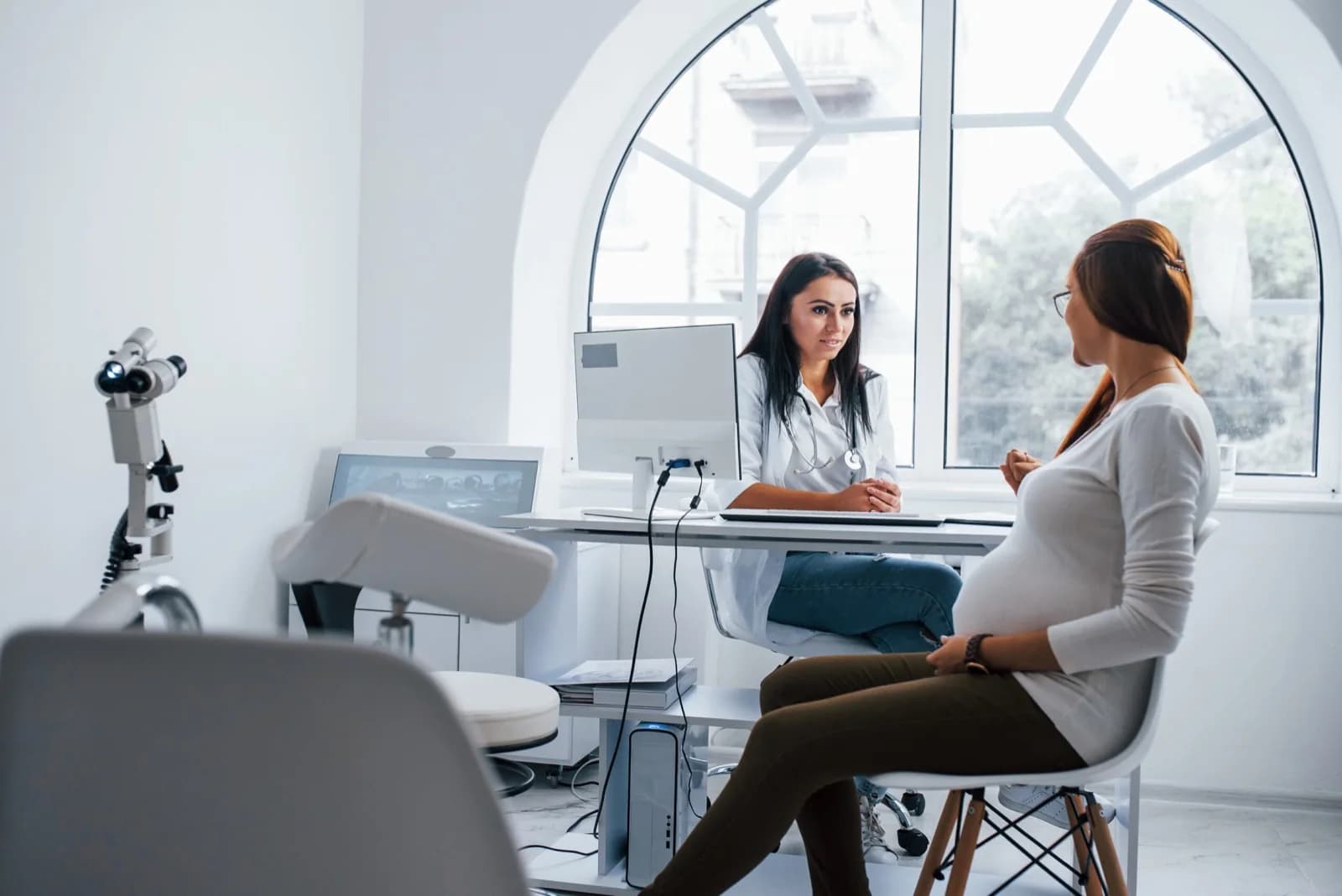 Atrix specialist consulting with an expectant parent